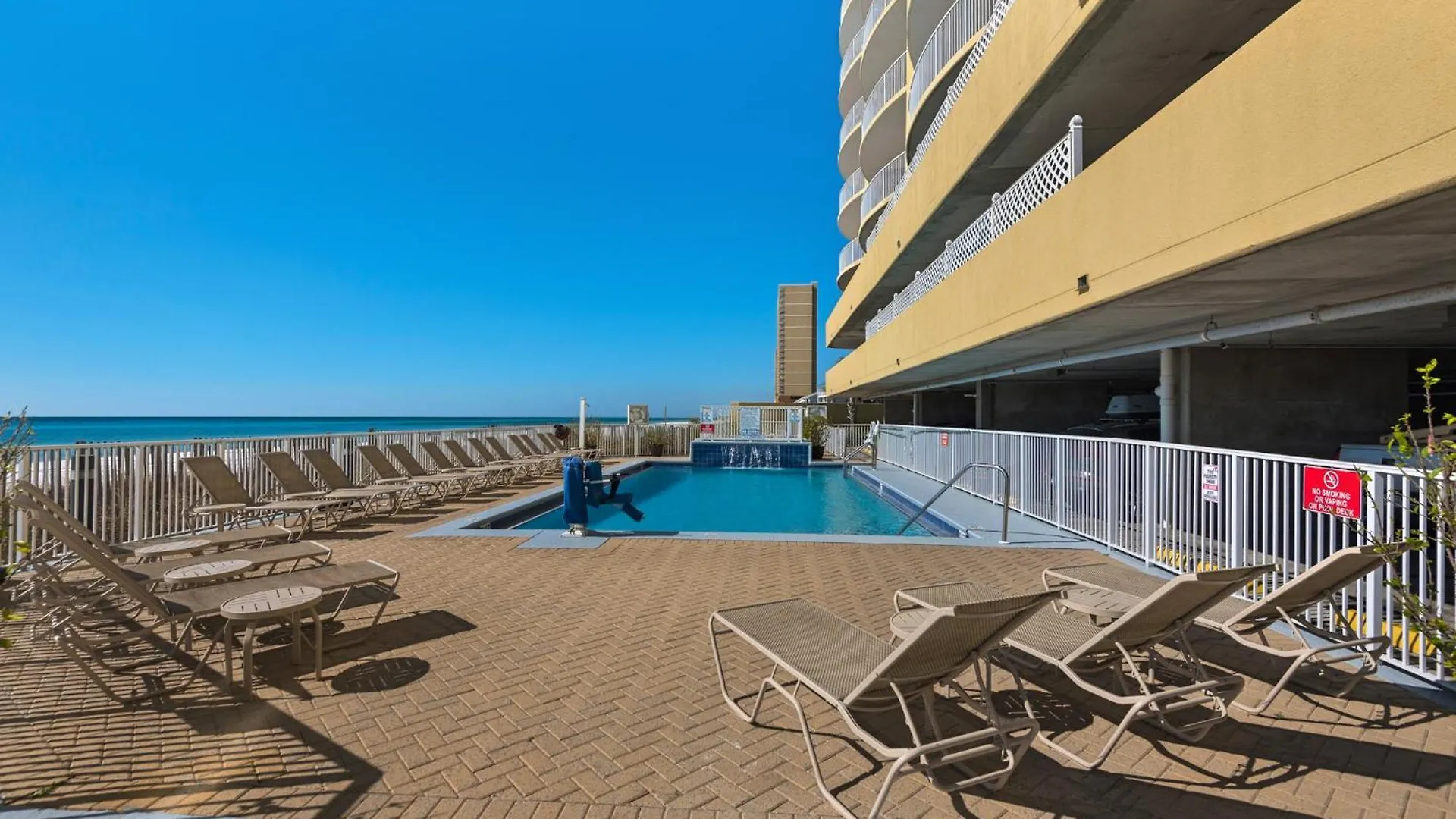 Apartment Emerald Isle 1905 By Emerald Coast Retreats Panama City Beach
